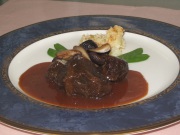 黒毛和牛（A５）のほほ肉の赤ワイン煮込み